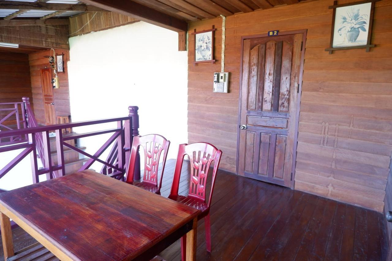 Song Lao Guesthouse Тхахек Екстериор снимка