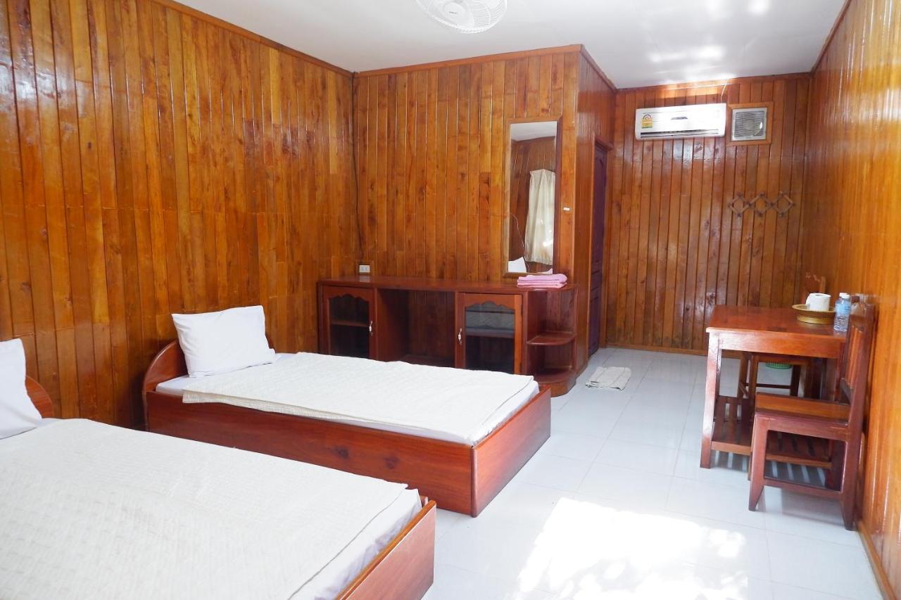 Song Lao Guesthouse Тхахек Екстериор снимка