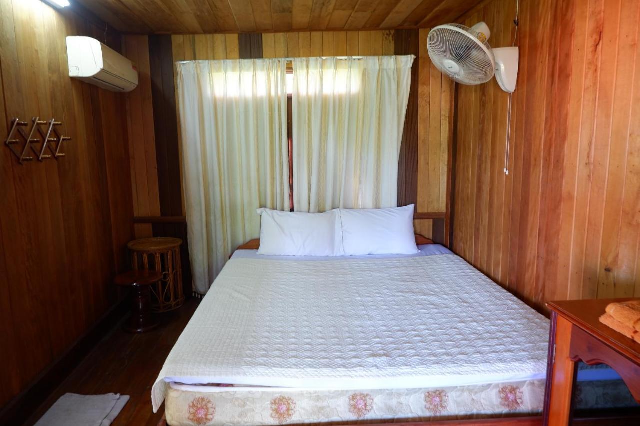 Song Lao Guesthouse Тхахек Екстериор снимка