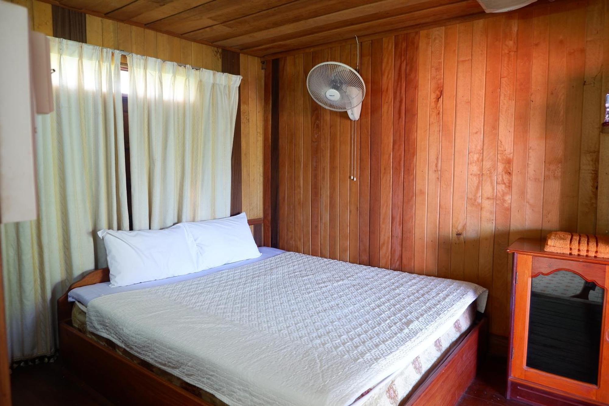 Song Lao Guesthouse Тхахек Екстериор снимка