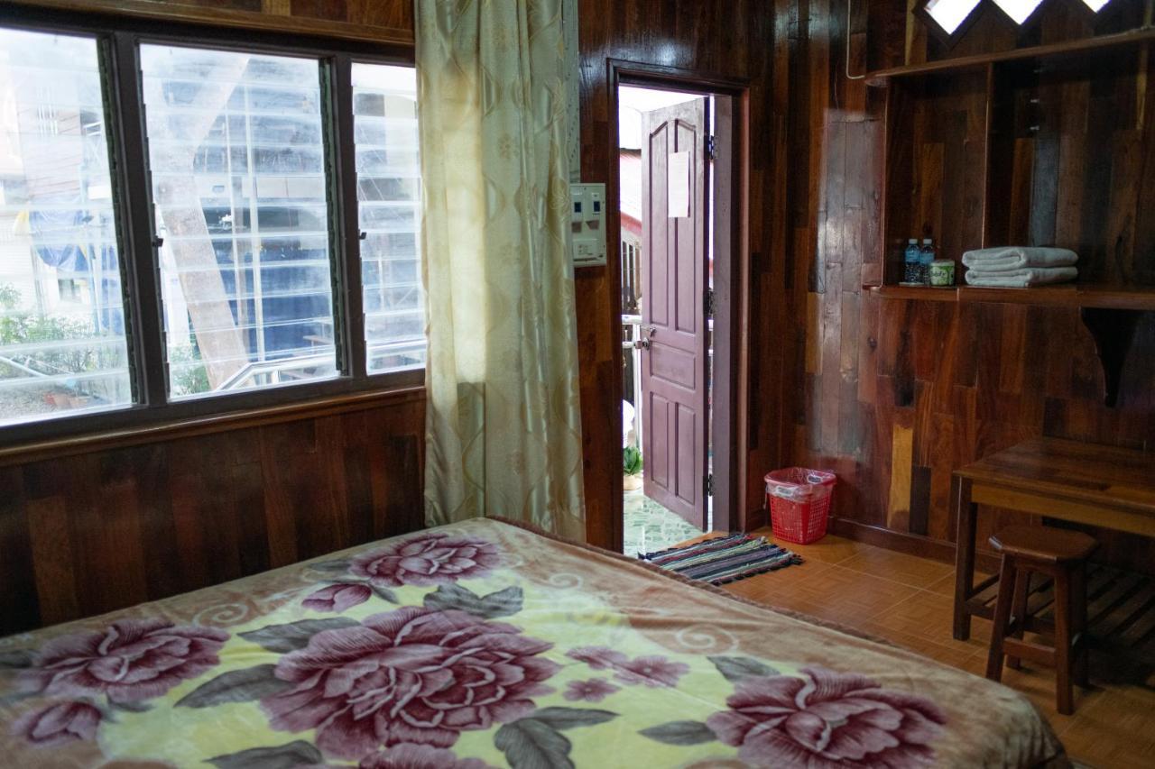 Song Lao Guesthouse Тхахек Екстериор снимка