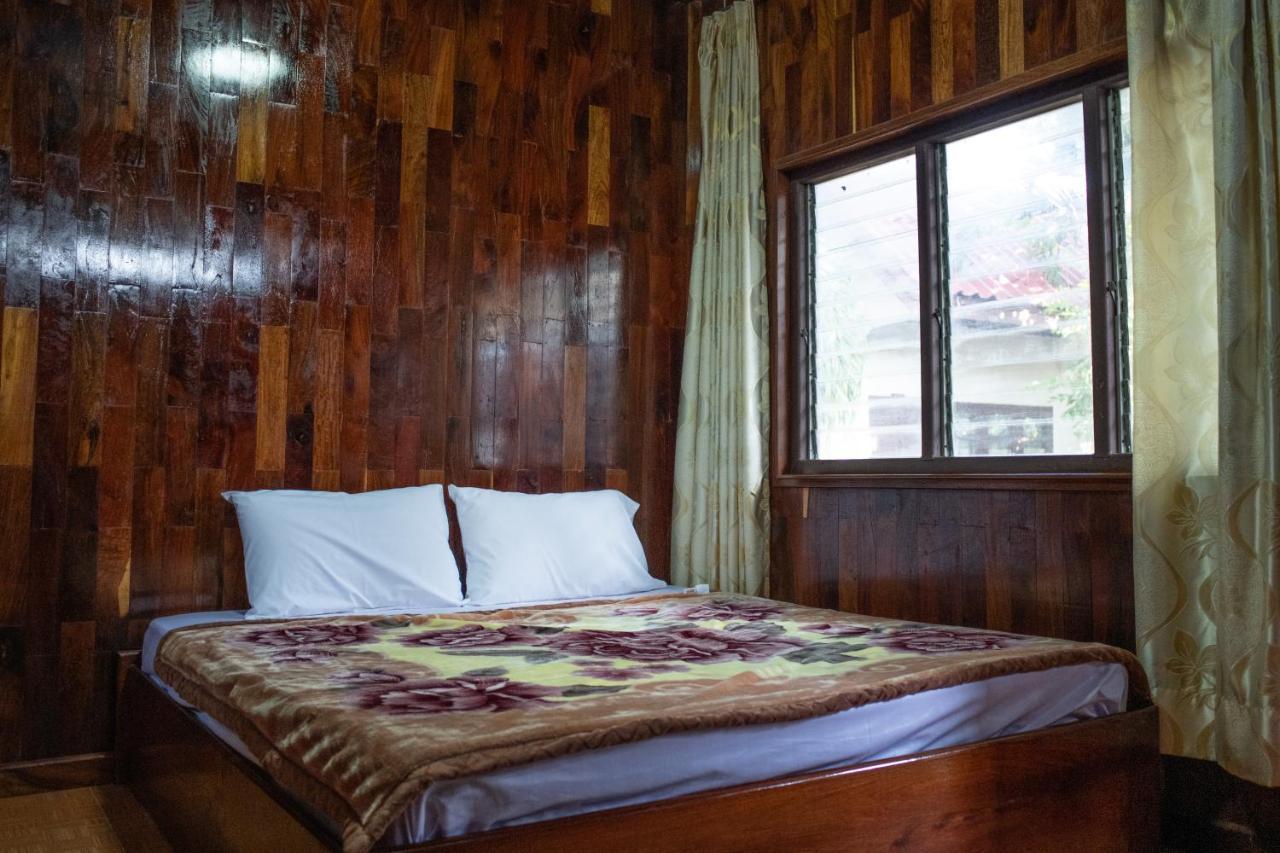 Song Lao Guesthouse Тхахек Екстериор снимка
