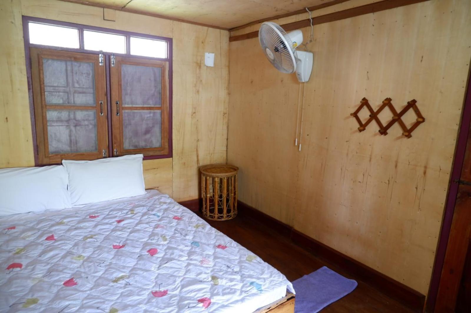 Song Lao Guesthouse Тхахек Екстериор снимка