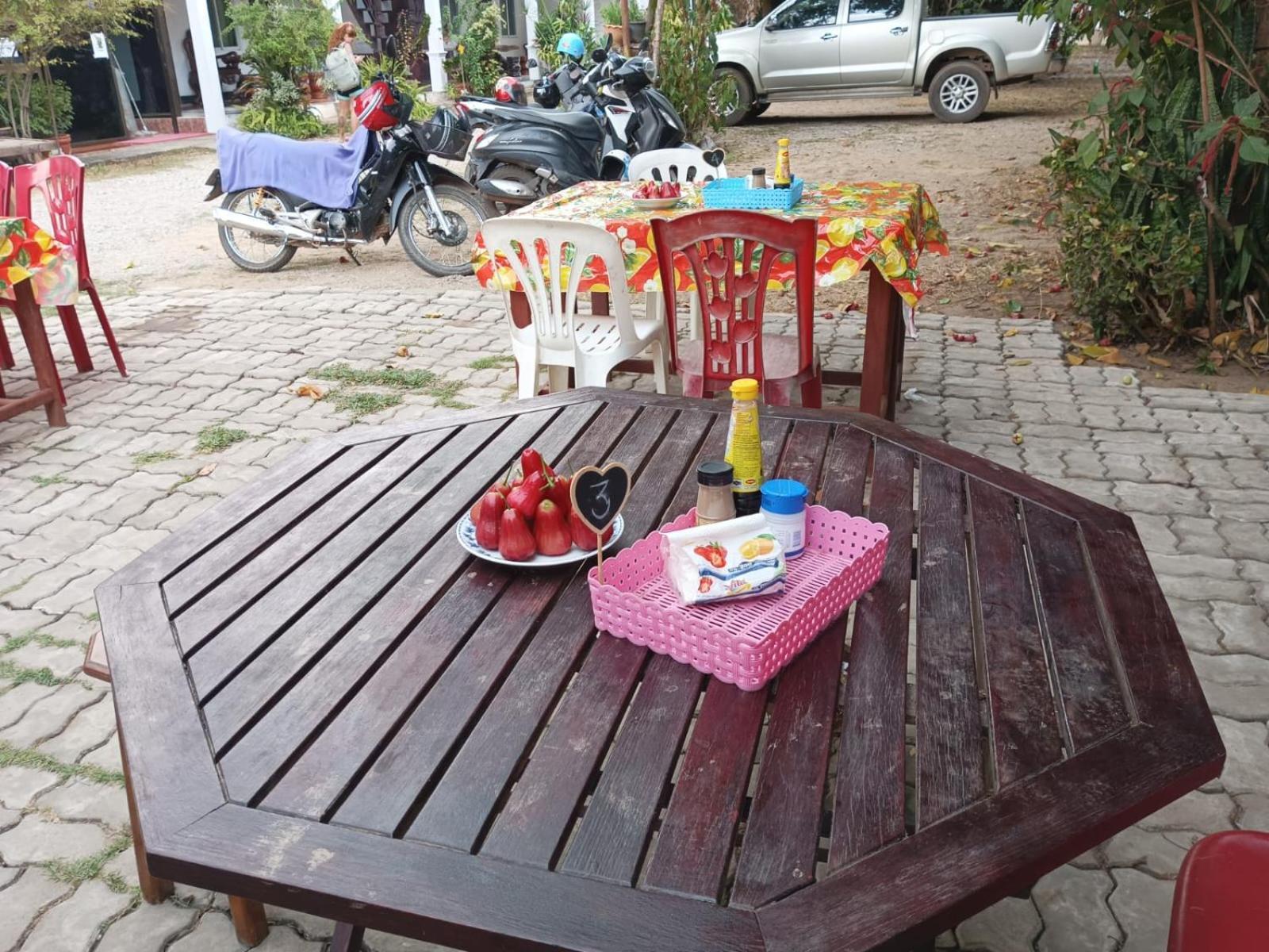 Song Lao Guesthouse Тхахек Екстериор снимка