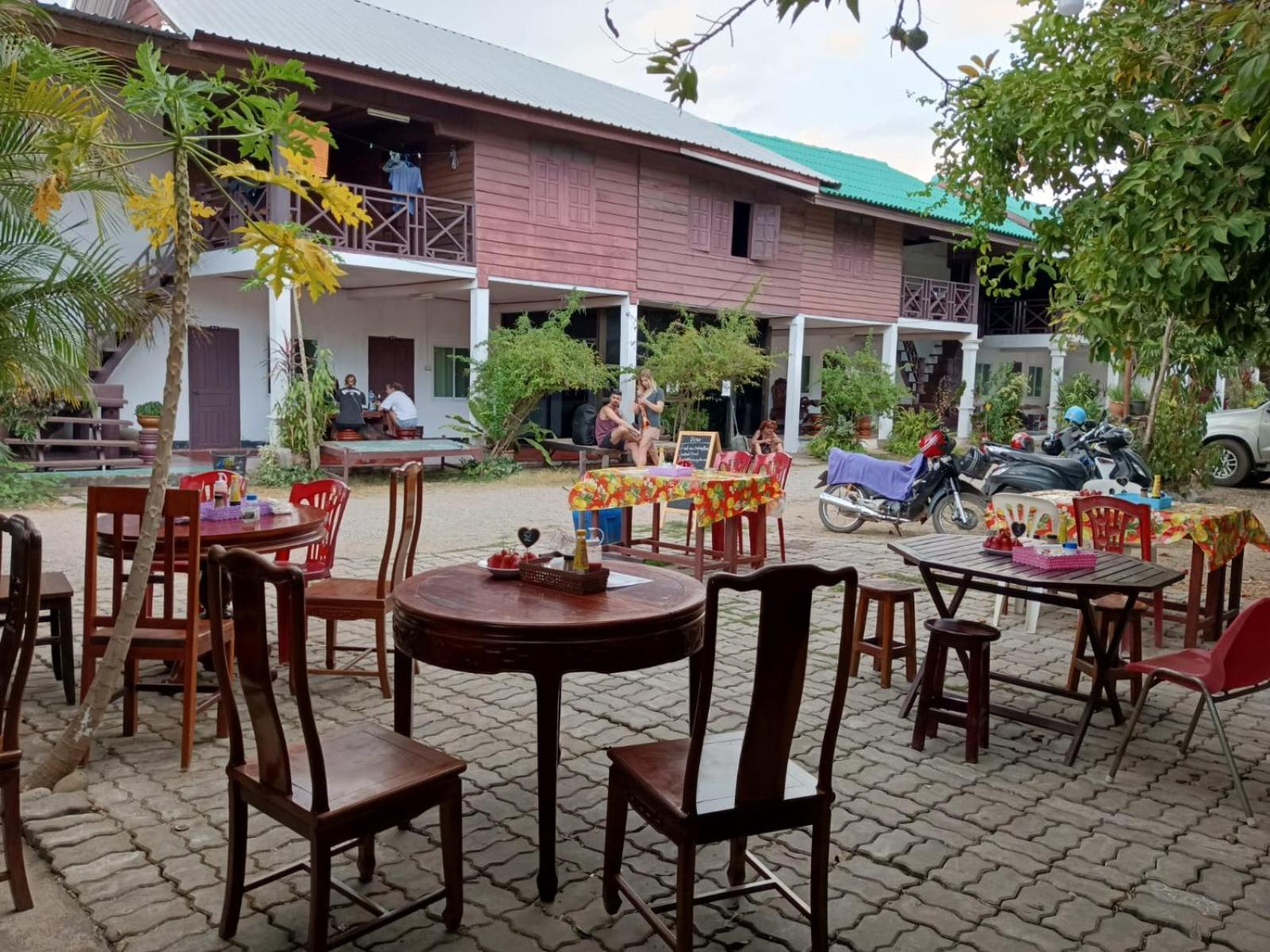 Song Lao Guesthouse Тхахек Екстериор снимка