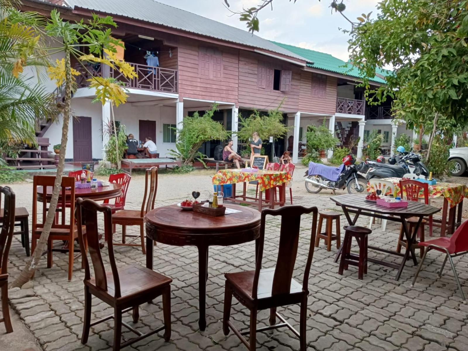 Song Lao Guesthouse Тхахек Екстериор снимка