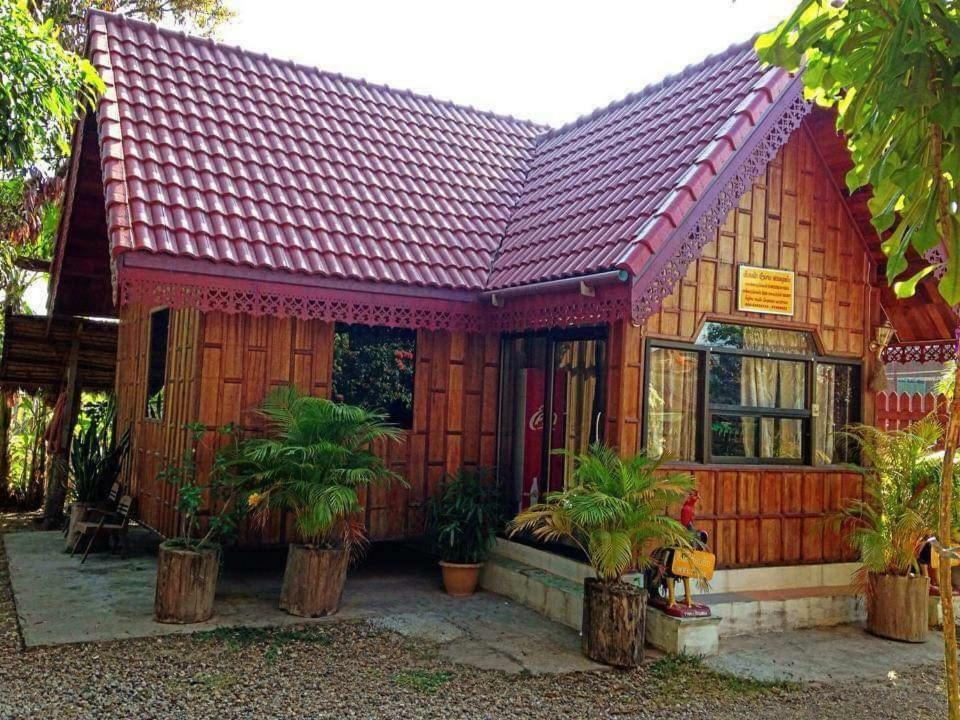 Song Lao Guesthouse Тхахек Екстериор снимка