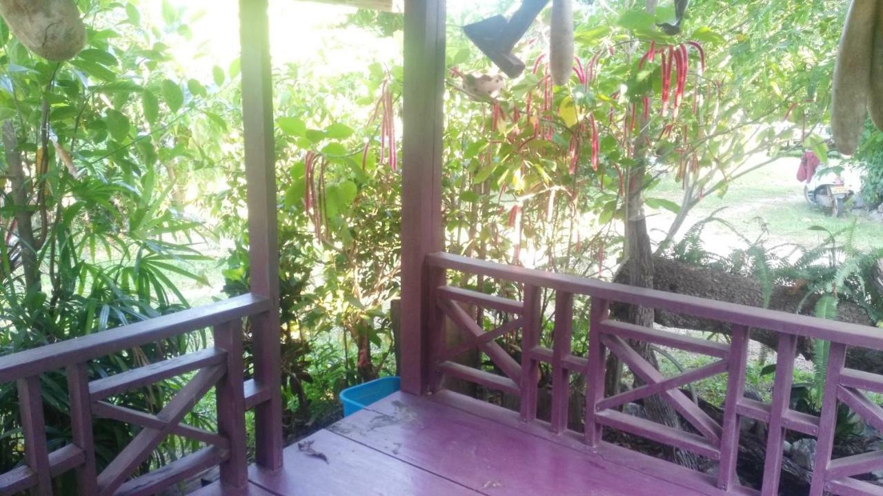 Song Lao Guesthouse Тхахек Екстериор снимка