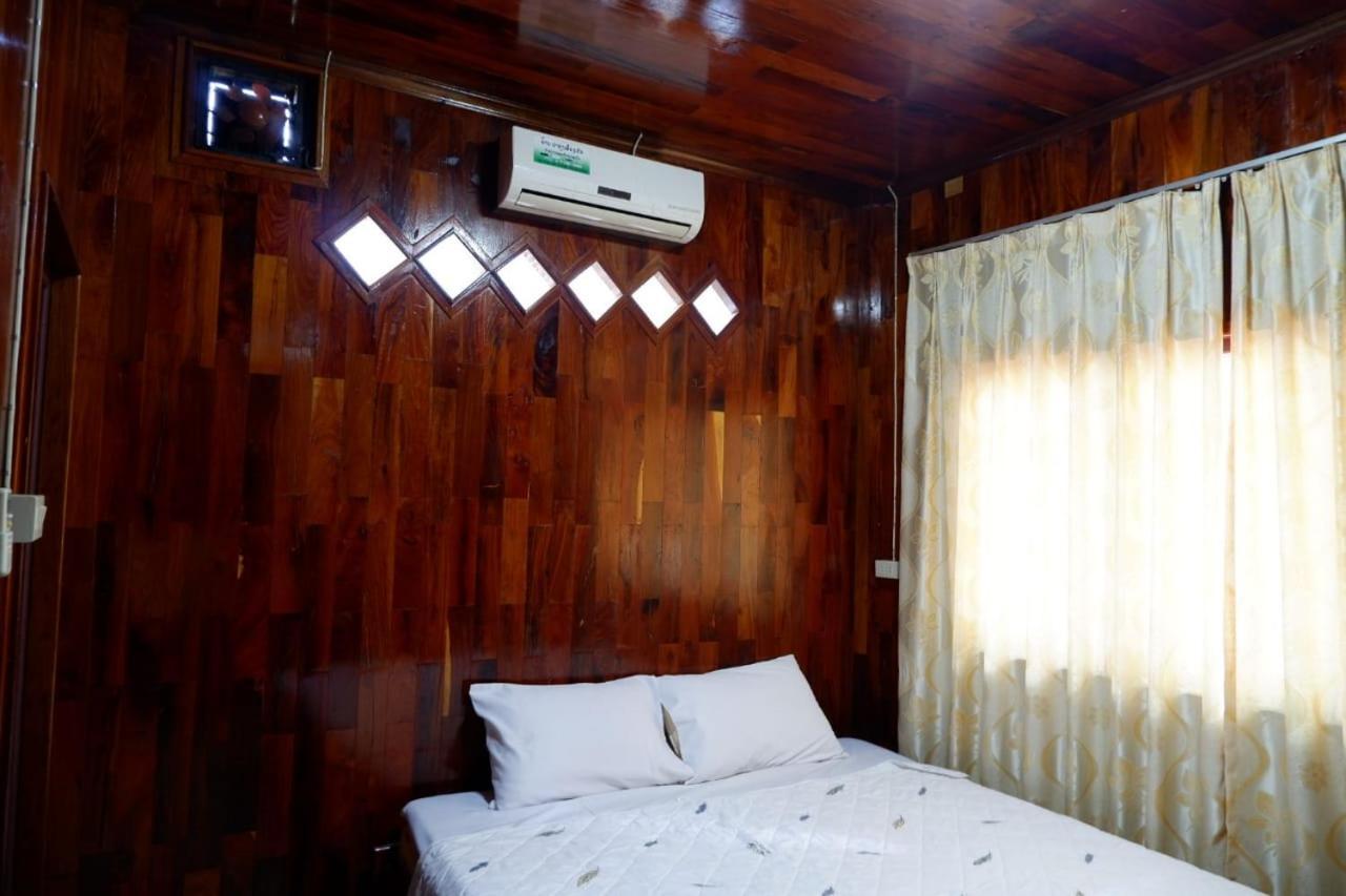 Song Lao Guesthouse Тхахек Екстериор снимка